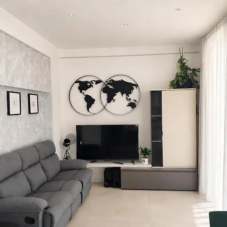 Zero 70 Mq Di Comfort E Privacy Daire Civitanova Marche